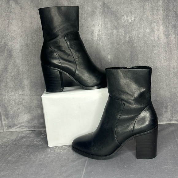 🔥🔥🔥Steve Madden Genuine Leather Heeled Boots Size: 6🔥🔥🔥 - Picture 1 of 10